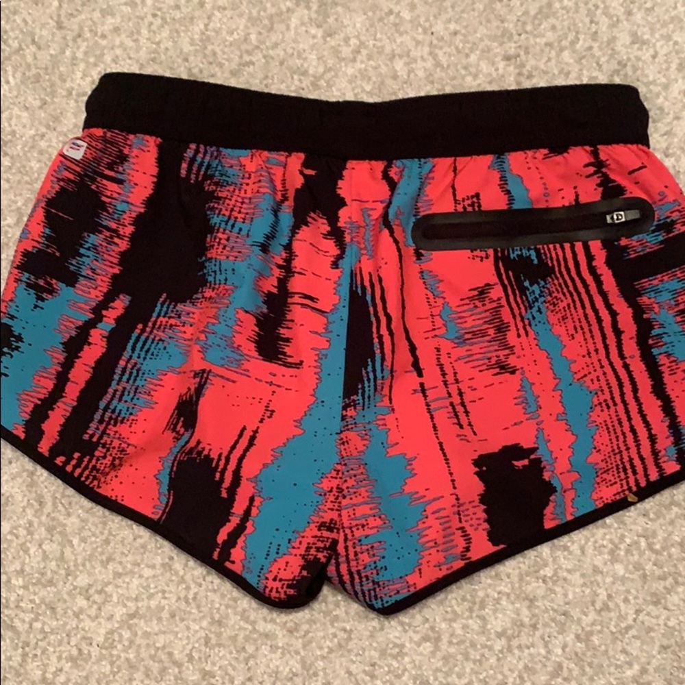 Fabletics Shorts - Picture 3 of 3
